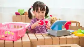 imaginative play with open-ended classroom furniture